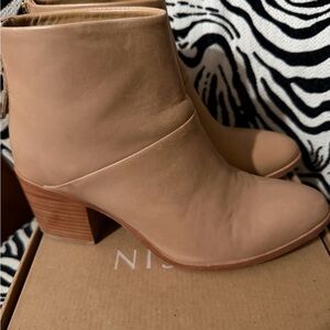 Nisolo Tan Ankle Booties Great neutral!